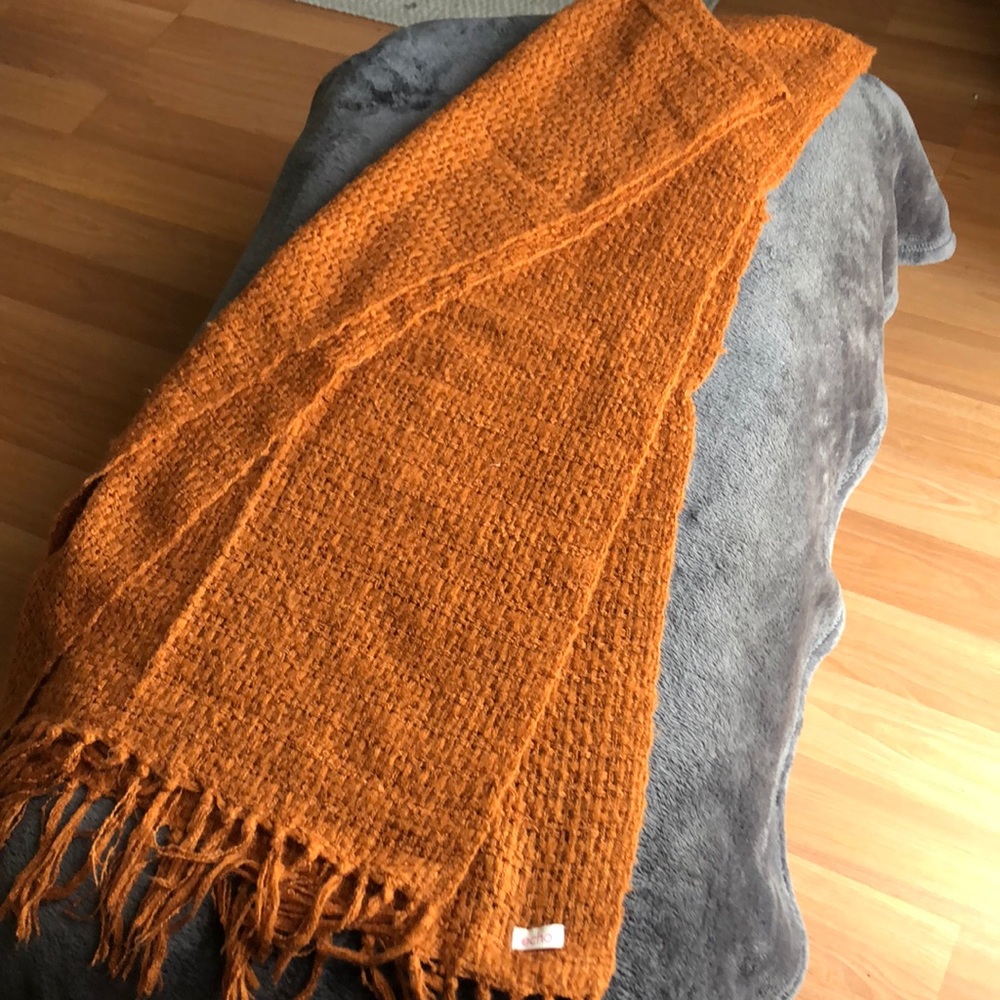 Scarf - Picture 2 of 5